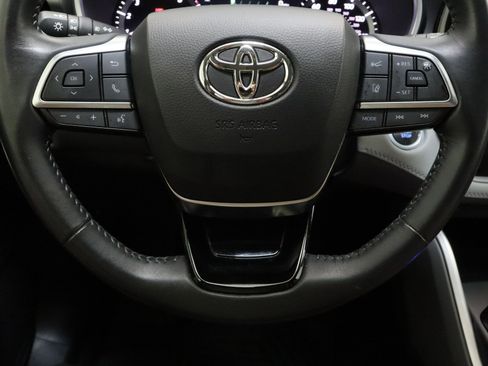 Certified 2021 Toyota Highlander XLE image 25