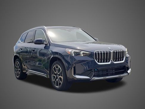 New 2026 BMW X1 xDrive28i AWD/4WD image 3
