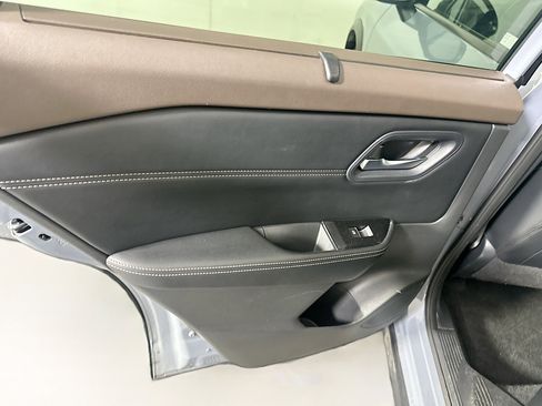 Used 2023 Nissan Rogue SL w/ SL Premium Package image 26