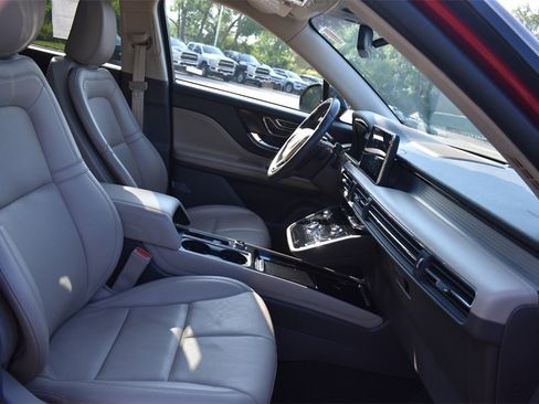 Used 2022 Lincoln Corsair AWD w/ Premium Package image 17