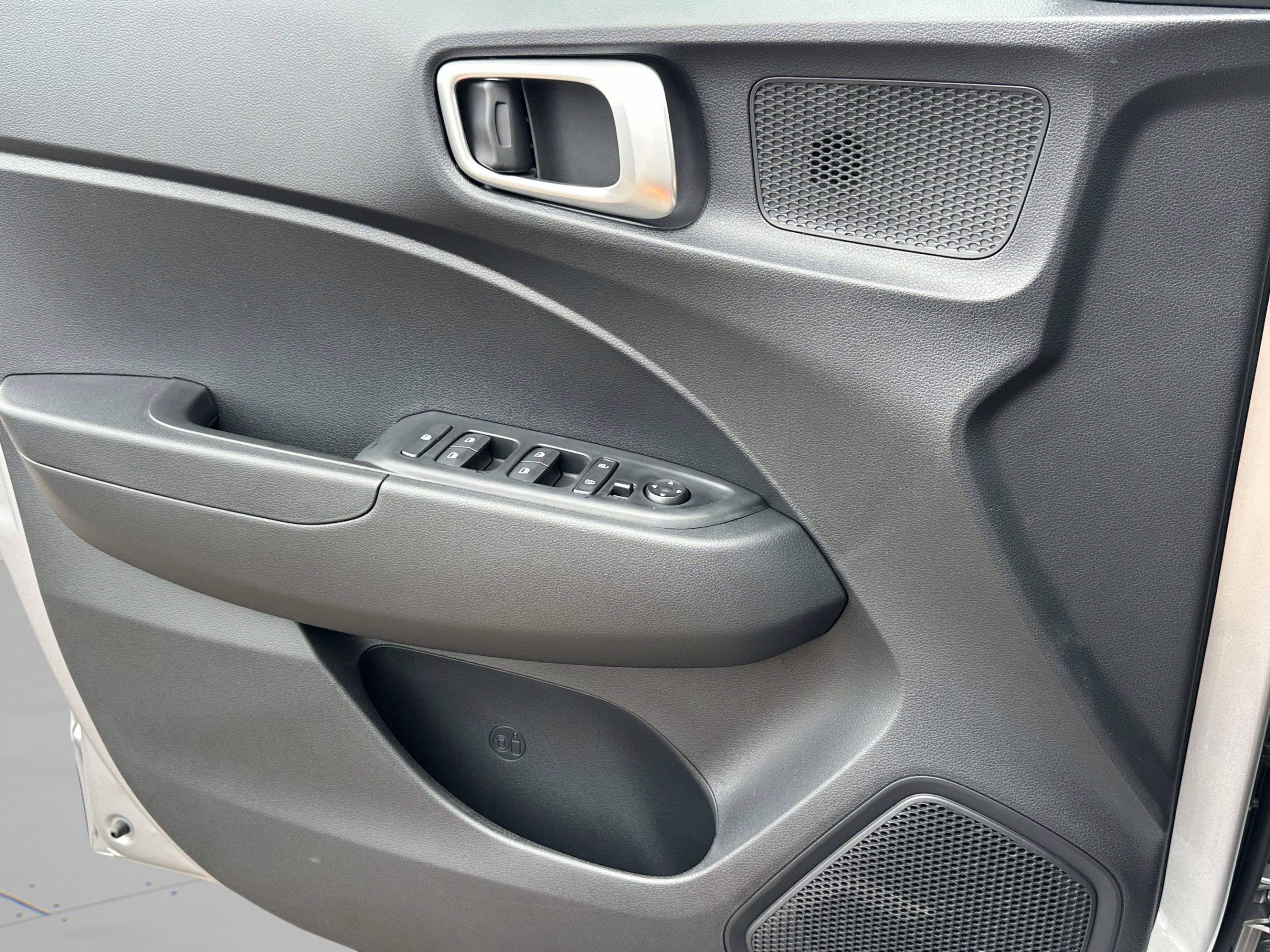 New 2026 Hyundai Venue SEL FWD image 23