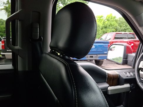 Used 2019 Ford F150 Lariat AWD/4WD image 13