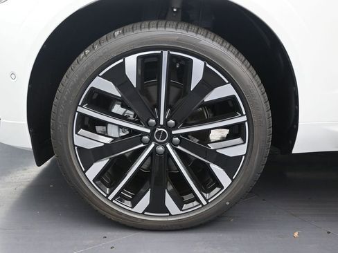 New 2026 Volvo XC60 B5 Ultra w/ Protection Package Premier AWD/4WD image 9