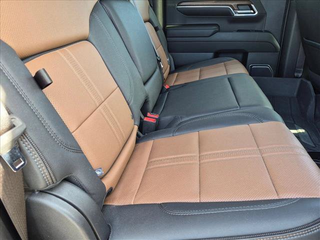 Used 2023 Chevrolet Silverado 1500 High Country w/ Technology Package AWD/4WD image 19