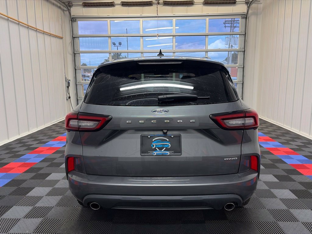 Used 2023 Ford Escape ST-Line Select AWD/4WD image 5