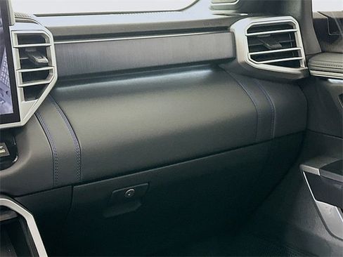 Used 2025 Toyota Sequoia Platinum image 24