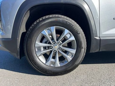 Used 2025 Chevrolet Equinox LT AWD/4WD image 12