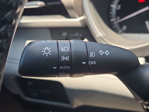 Used 2021 Toyota Highlander XLE FWD image 26