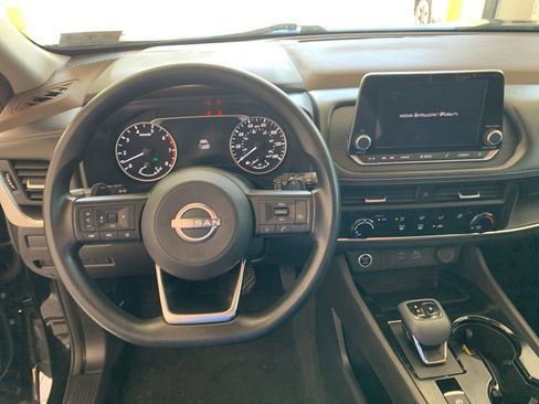 Used 2023 Nissan Rogue S AWD/4WD image 4