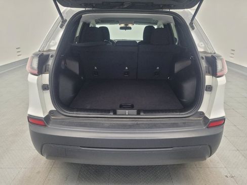 Used 2019 Jeep Cherokee Latitude w/ Popular Appearance Group FWD image 29