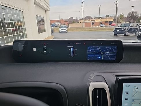 Used 2025 Ford Expedition Active image 17