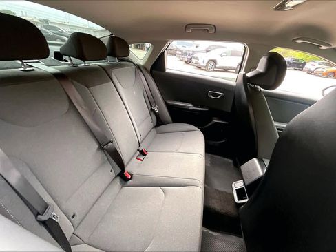 Used 2025 Kia K4 LXS image 17