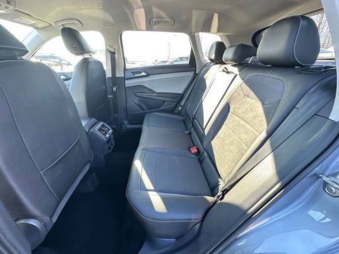 Used 2024 Volkswagen Taos SE image 20