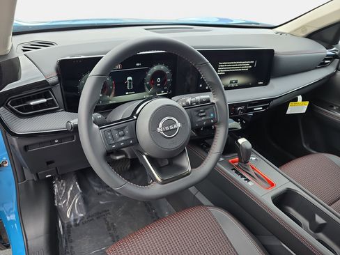 New 2026 Nissan Kicks SR w/ Cold Weather Package AWD/4WD image 15