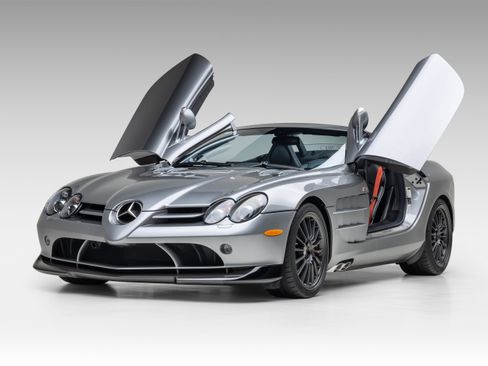 Used 2009 Mercedes-Benz SLR image 2