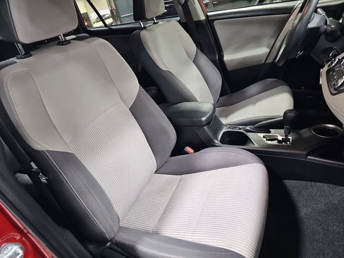 Used 2014 Toyota RAV4 XLE image 16