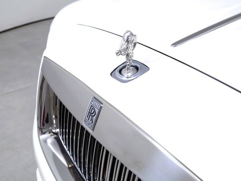 Used 2019 Rolls-Royce Wraith image 35