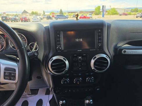 Used 2017 Jeep Wrangler Unlimited Rubicon AWD/4WD image 20
