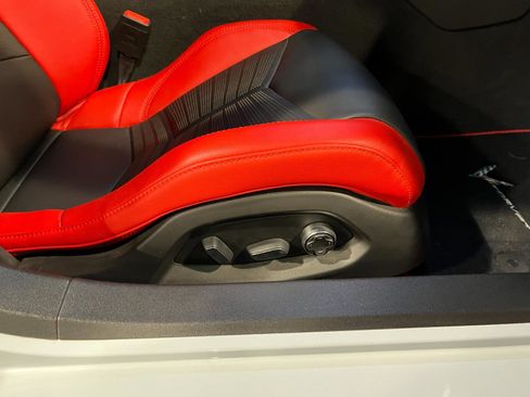 Used 2021 Chevrolet Corvette Stingray Preferred Cpe w/ Battery Protection Package image 33