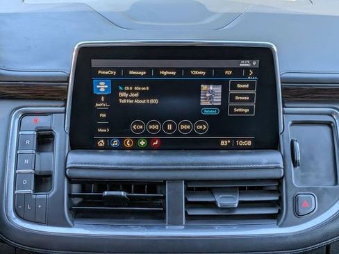 Used 2021 Chevrolet Suburban LT RWD image 12