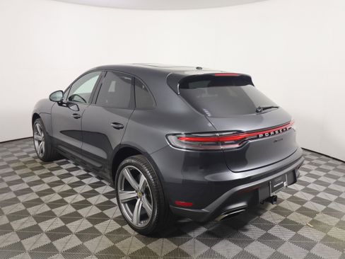 Certified 2025 Porsche Macan image 3