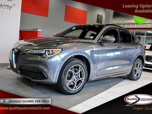 Used 2022 Alfa Romeo Stelvio Ti image 1