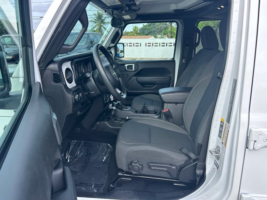 Used 2026 Jeep Gladiator Sport AWD/4WD image 9