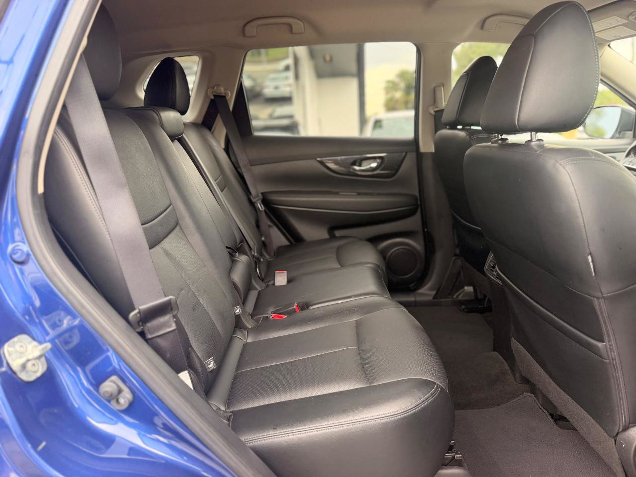 Used 2018 Nissan Rogue SL AWD/4WD image 16