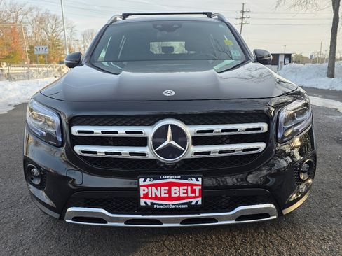 Used 2022 Mercedes-Benz GLB 250 w/ Premium Package Lite image 10