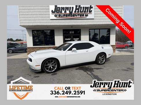 Used 2022 Dodge Challenger GT image 1
