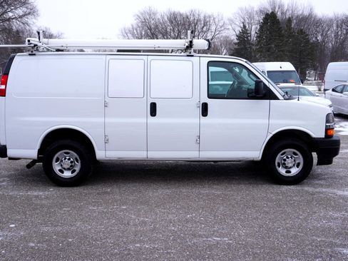Used 2022 Chevrolet Express 2500 w/ Driver Convenience Package image 6