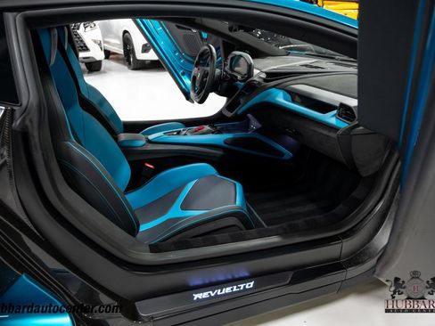 Used 2025 Lamborghini Revuelto AWD/4WD image 26