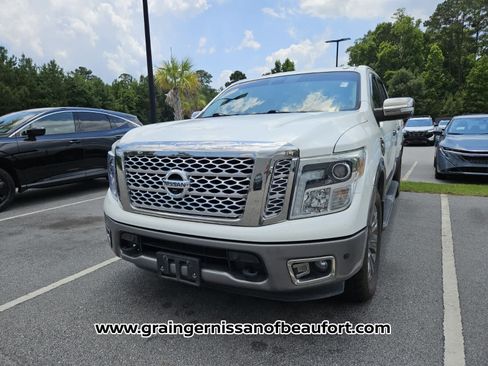 Used 2017 Nissan Titan Platinum Reserve RWD image 4
