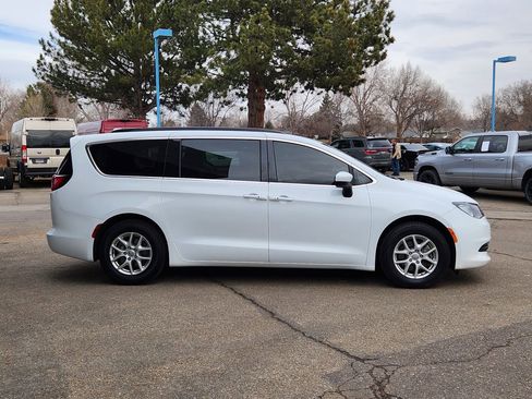 Used 2020 Chrysler Voyager Lxi image 2