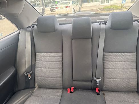 Used 2017 Toyota Camry LE image 19