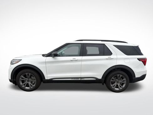 Used 2025 Ford Explorer Active w/ Active Comfort Package AWD/4WD image 18