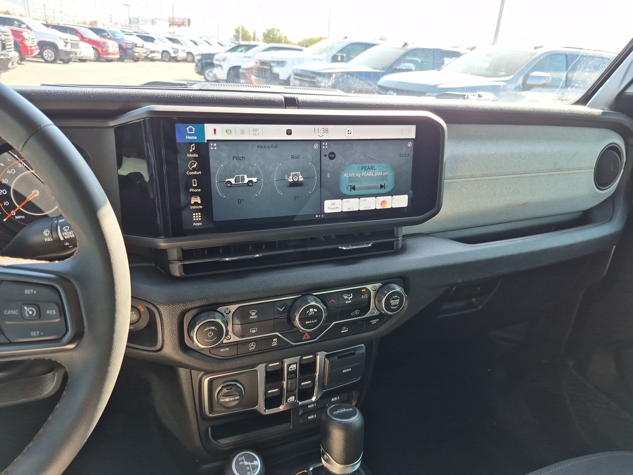 Used 2024 Jeep Gladiator Sport AWD/4WD image 24