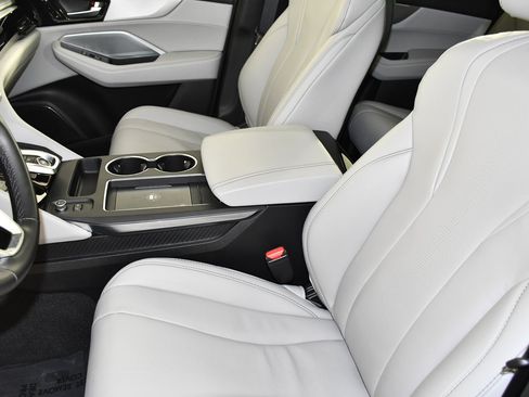Used 2025 Acura MDX SH-AWD w/ Technology Package image 38
