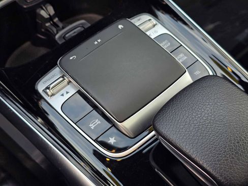 Used 2020 Mercedes-Benz GLB 250 4MATIC image 36