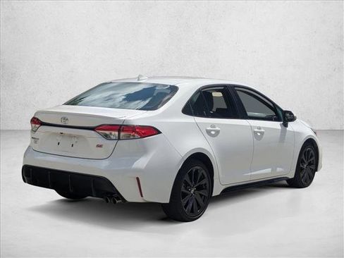 Used 2023 Toyota Corolla SE w/ SE Premium Package FWD image 5
