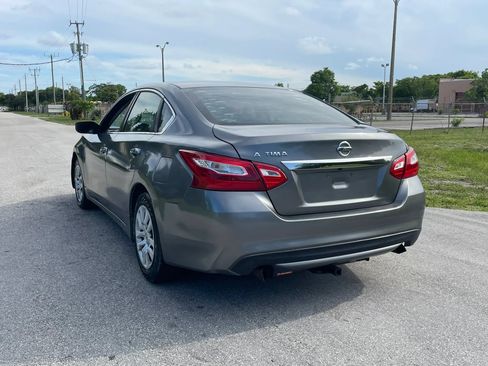 Used 2017 Nissan Altima 2.5 S w/ Power Driver Seat Package FWD image 9