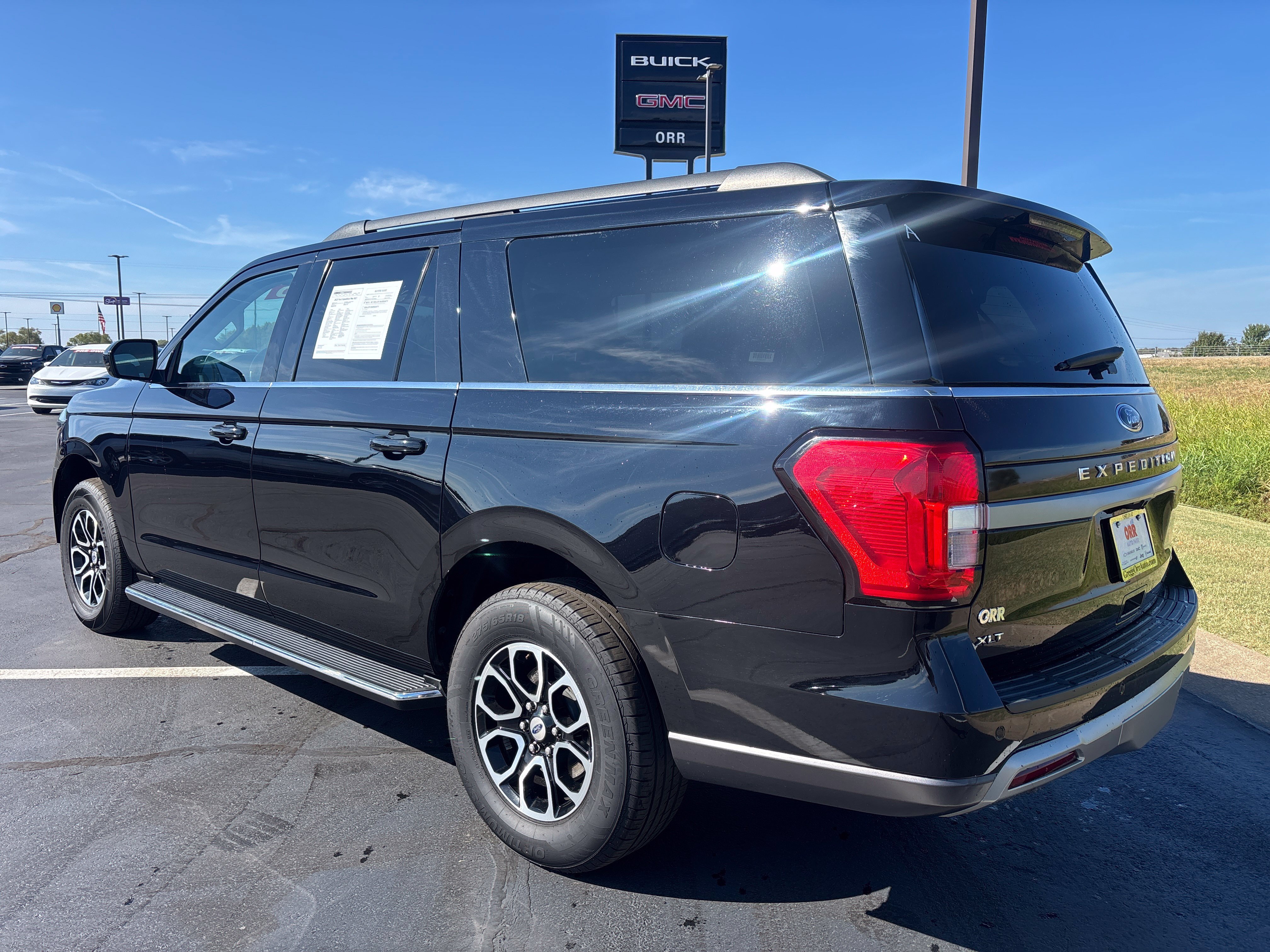 Used 2023 Ford Expedition Max XLT AWD/4WD image 4