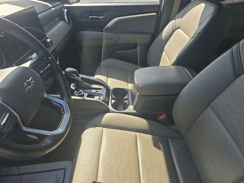 Used 2023 Chevrolet Colorado ZR2 w/ ZR2 Convenience Package III image 16