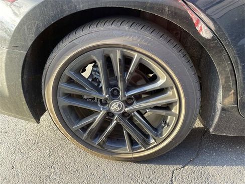 Used 2025 Toyota Camry SE image 8