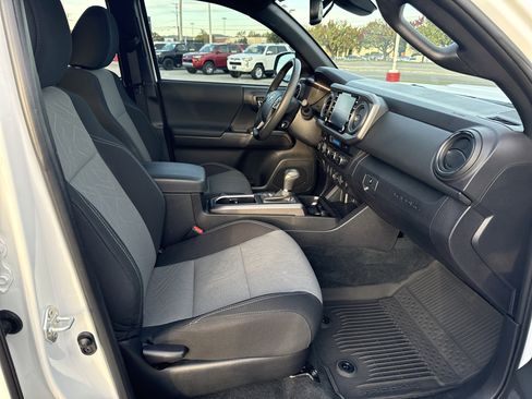 Certified 2023 Toyota Tacoma TRD Sport image 17