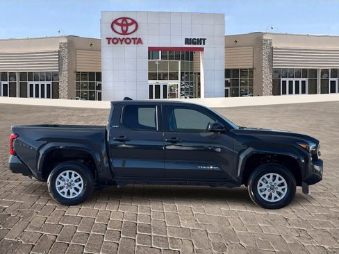 Certified 2025 Toyota Tacoma SR5 image 9