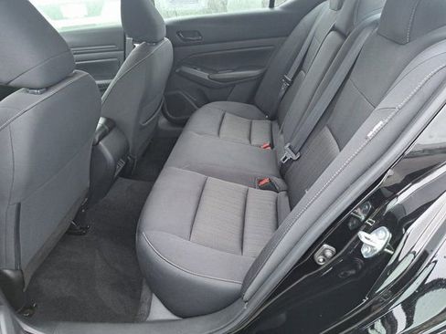 Used 2025 Nissan Altima 2.5 SV FWD image 28