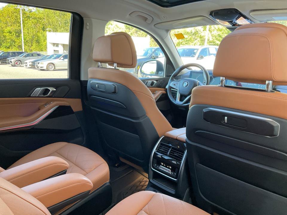 Used 2024 BMW X7 xDrive40i w/ Premium Package AWD/4WD image 29