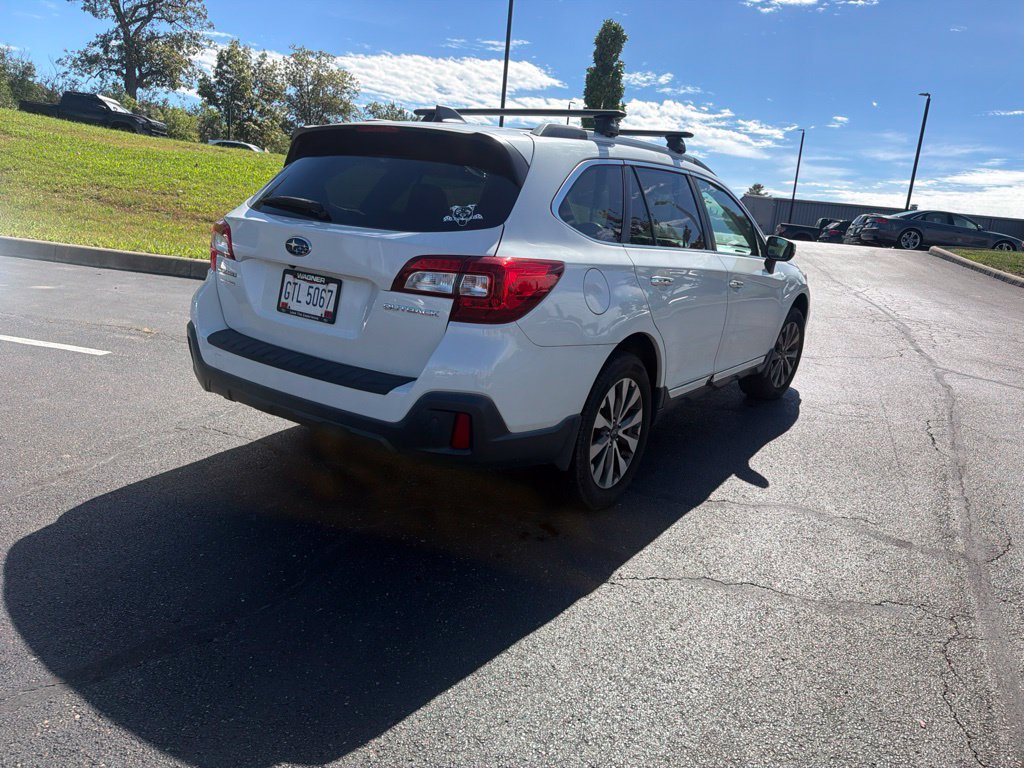 Used 2019 Subaru Outback 2.5i Touring w/ Popular Package #3A AWD/4WD image 11