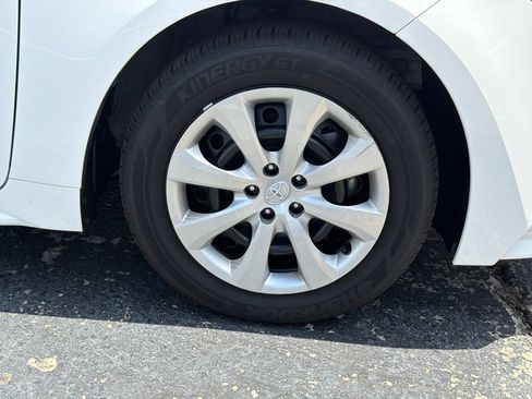 Used 2026 Toyota Corolla LE FWD image 14